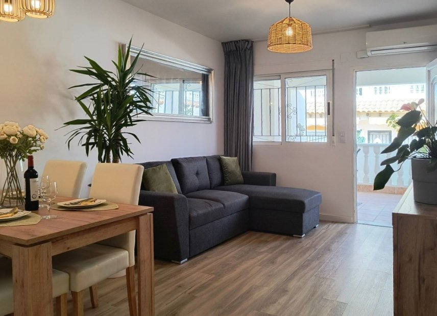 Resale - Townhouse -
Orihuela Costa - Punta Prima