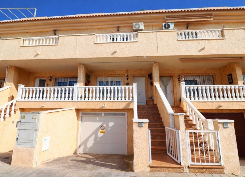 Resale - Townhouse -
Redovan - Redovan - Town