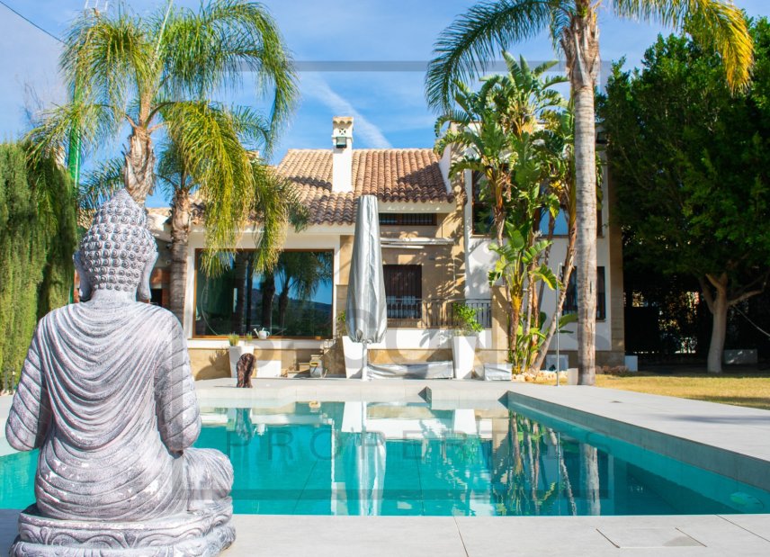 Resale - Villa -
Algorfa - La finca Golf