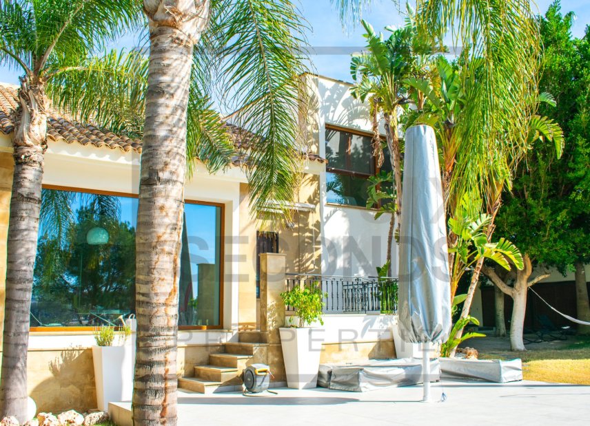 Resale - Villa -
Algorfa - La finca Golf