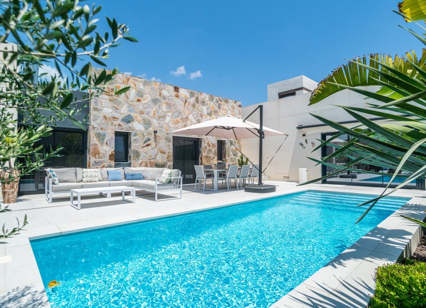 Resale - Villa -
Algorfa - La finca Golf