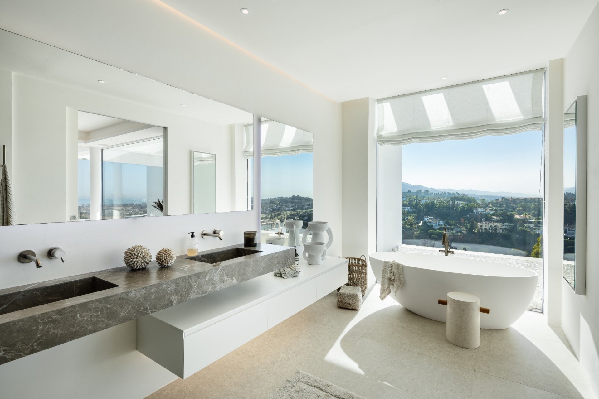 Resale - Villa -
Benahavis - La Quinta