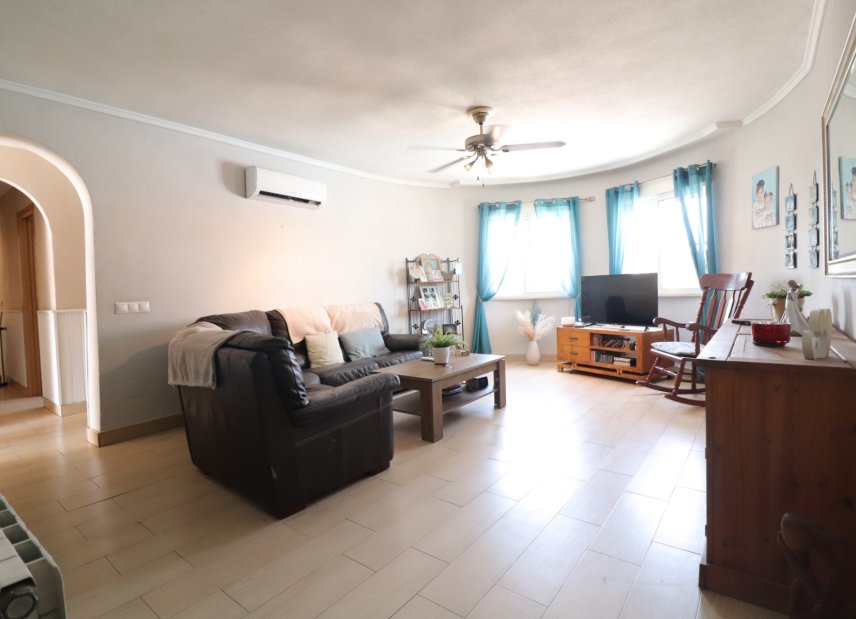 Resale - Villa -
Benijofar