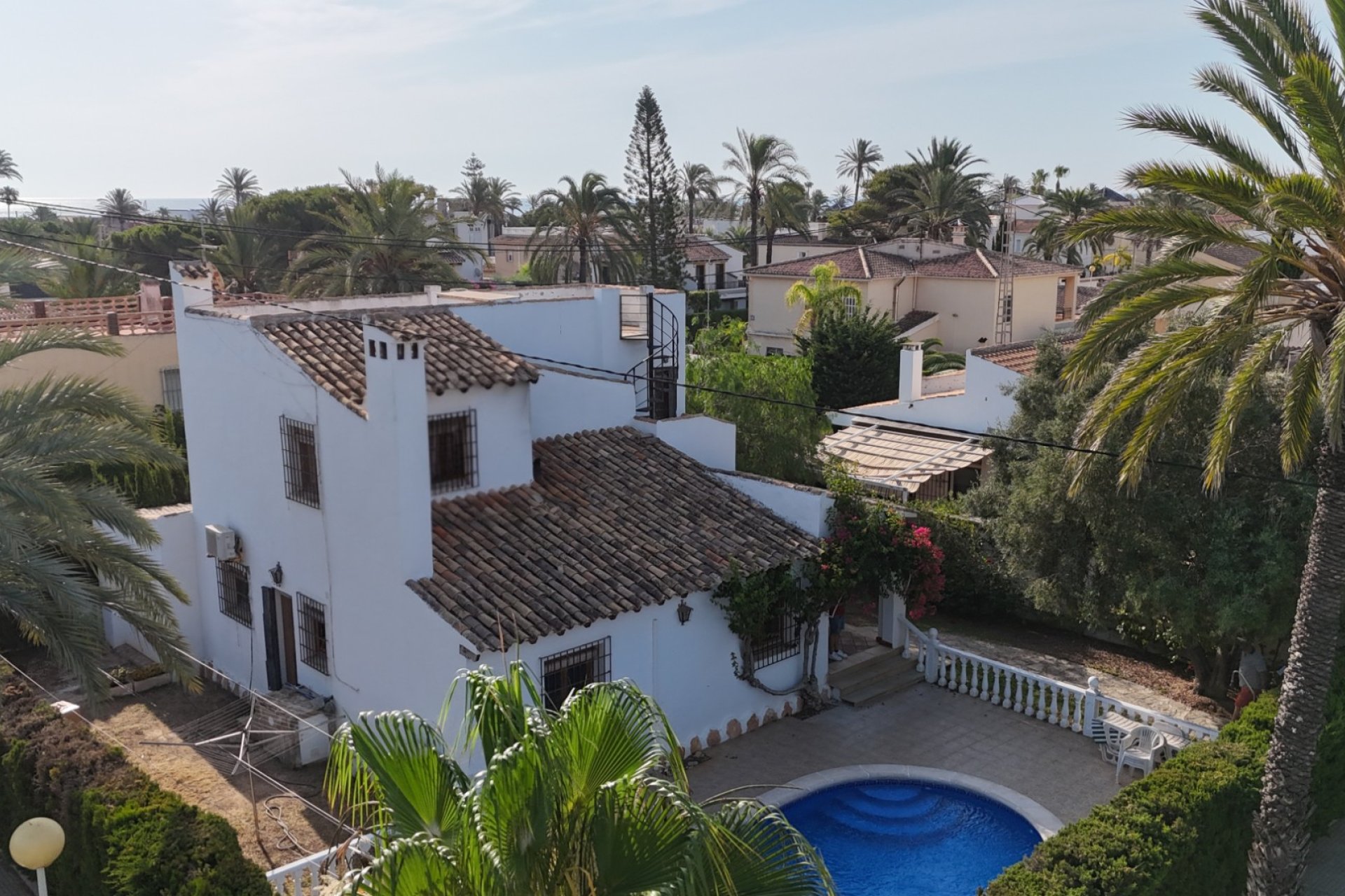 Resale - Villa -
Cabo Roig