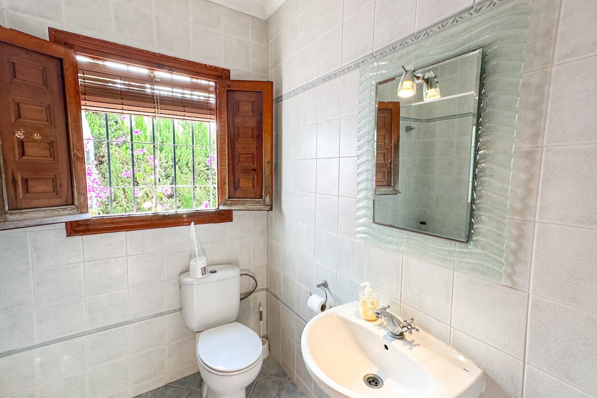Resale - Villa -
Cabo Roig