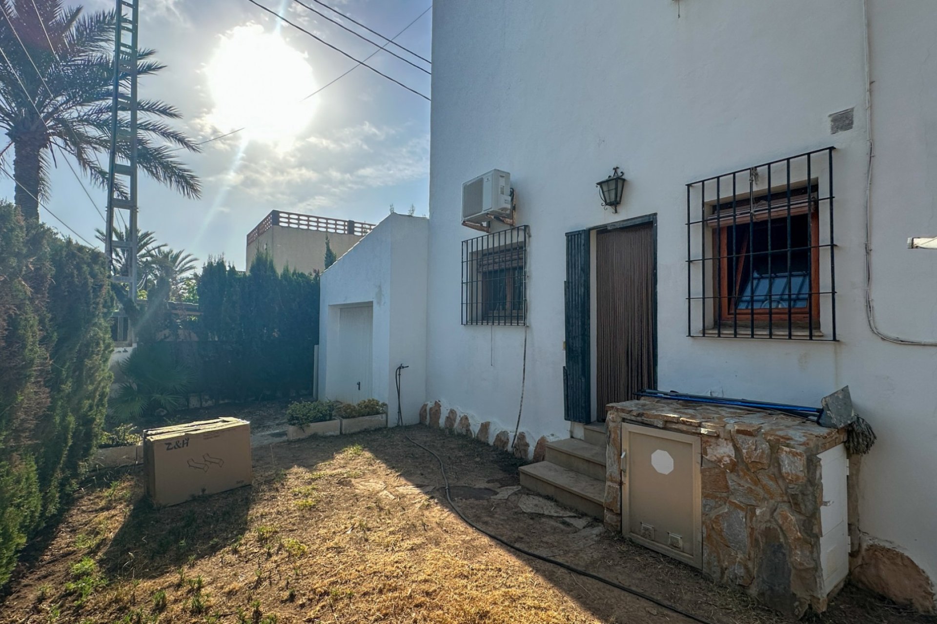 Resale - Villa -
Cabo Roig
