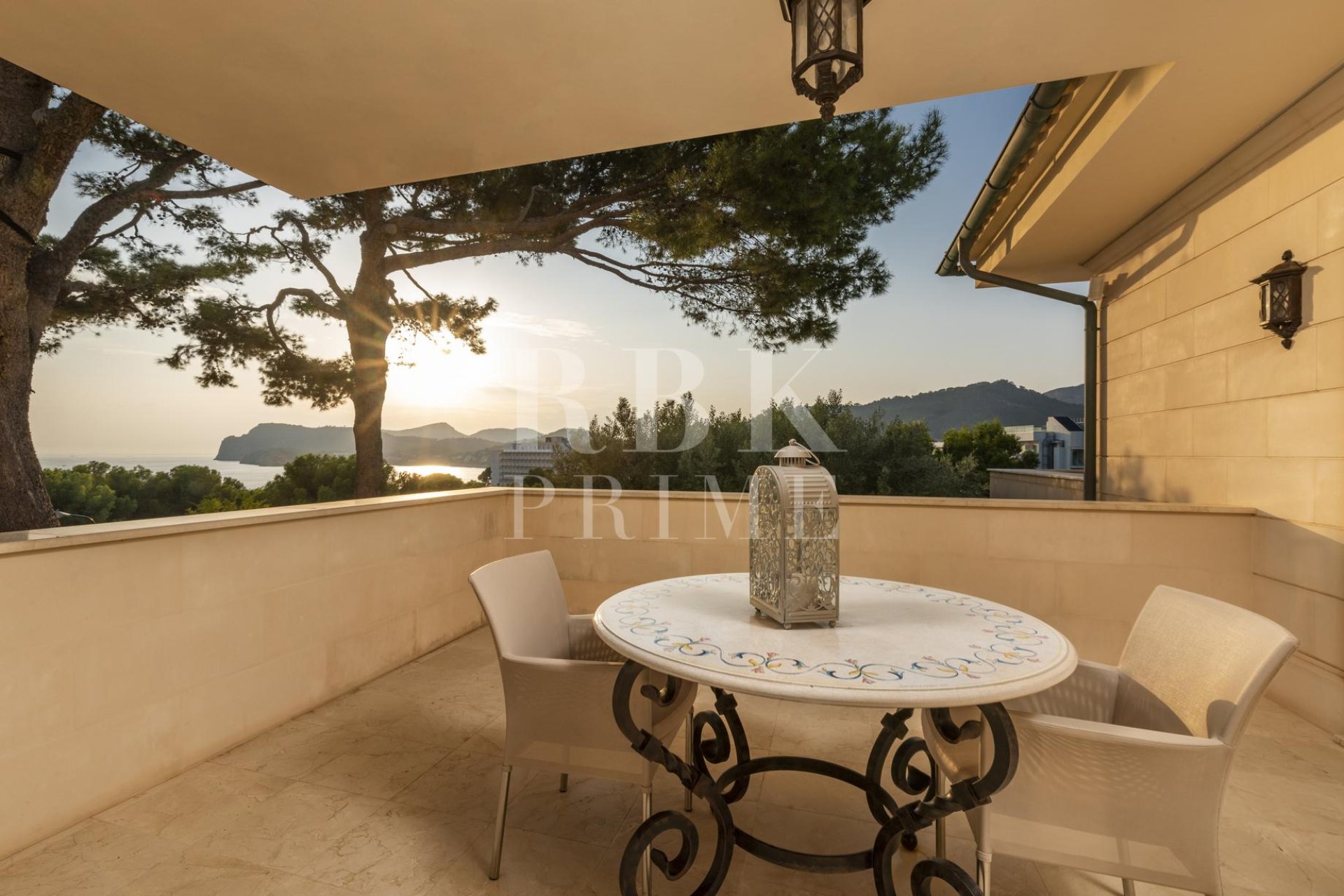 Resale - Villa -
Calvià - Peguera