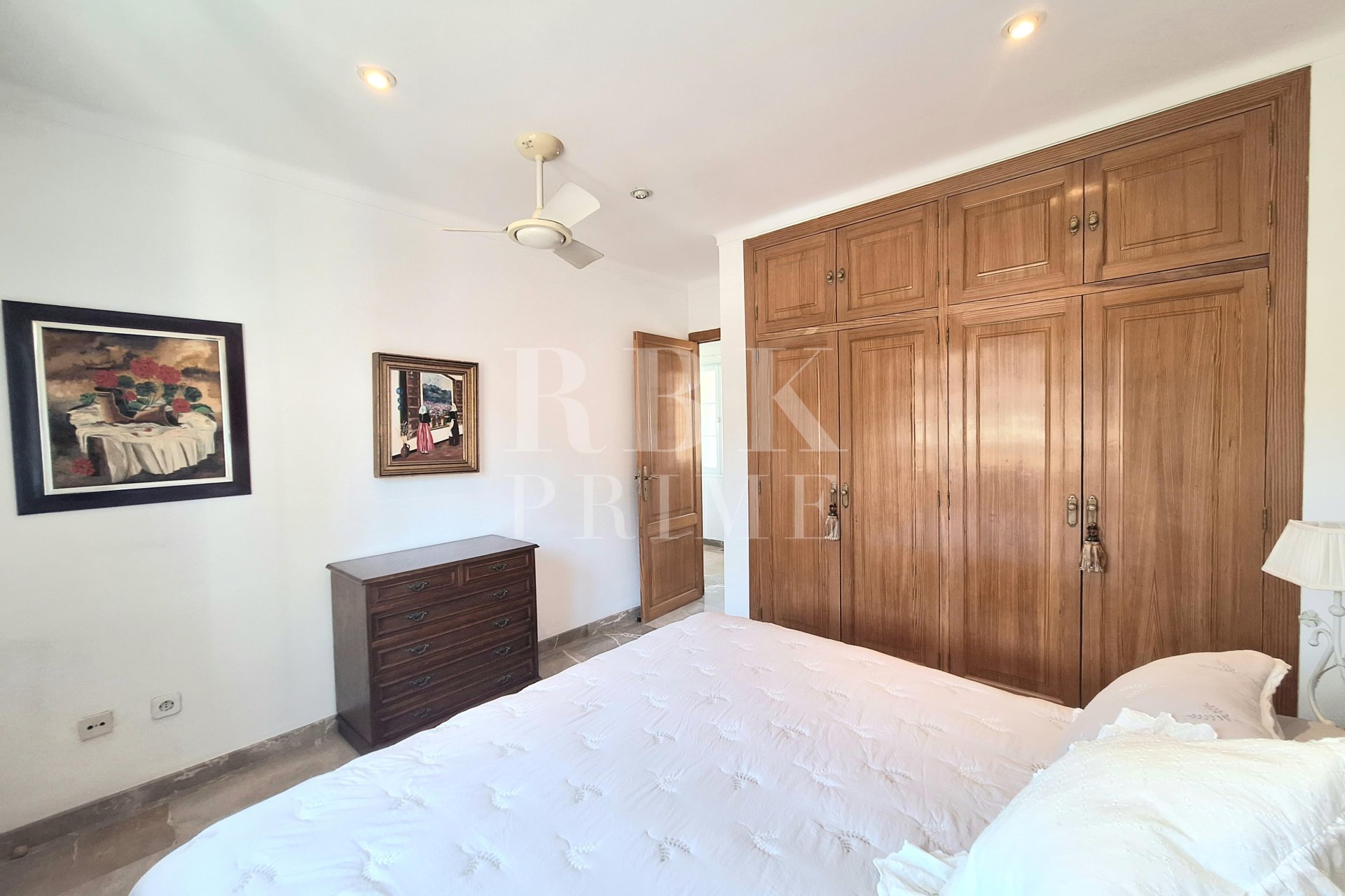 Resale - Villa -
Calvià - Peguera