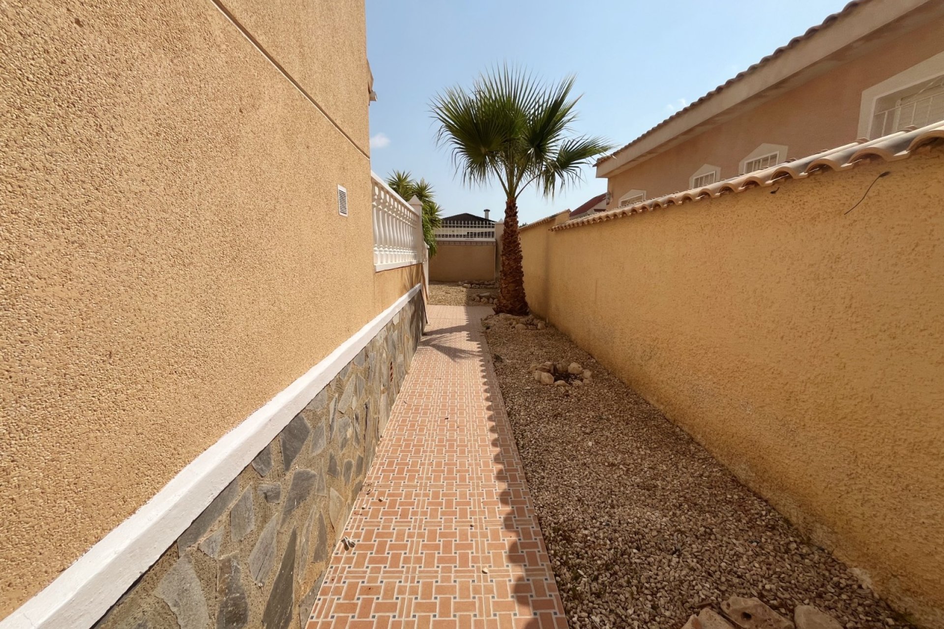 Resale - Villa -
Ciudad Quesada - Airstrip