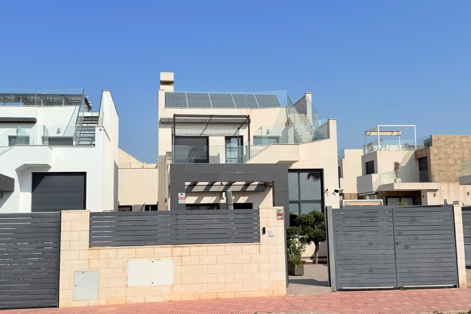 Resale - Villa -
Ciudad Quesada - Pueblo Bravo