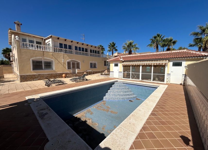 Resale - Villa -
Ciudad Quesada - town