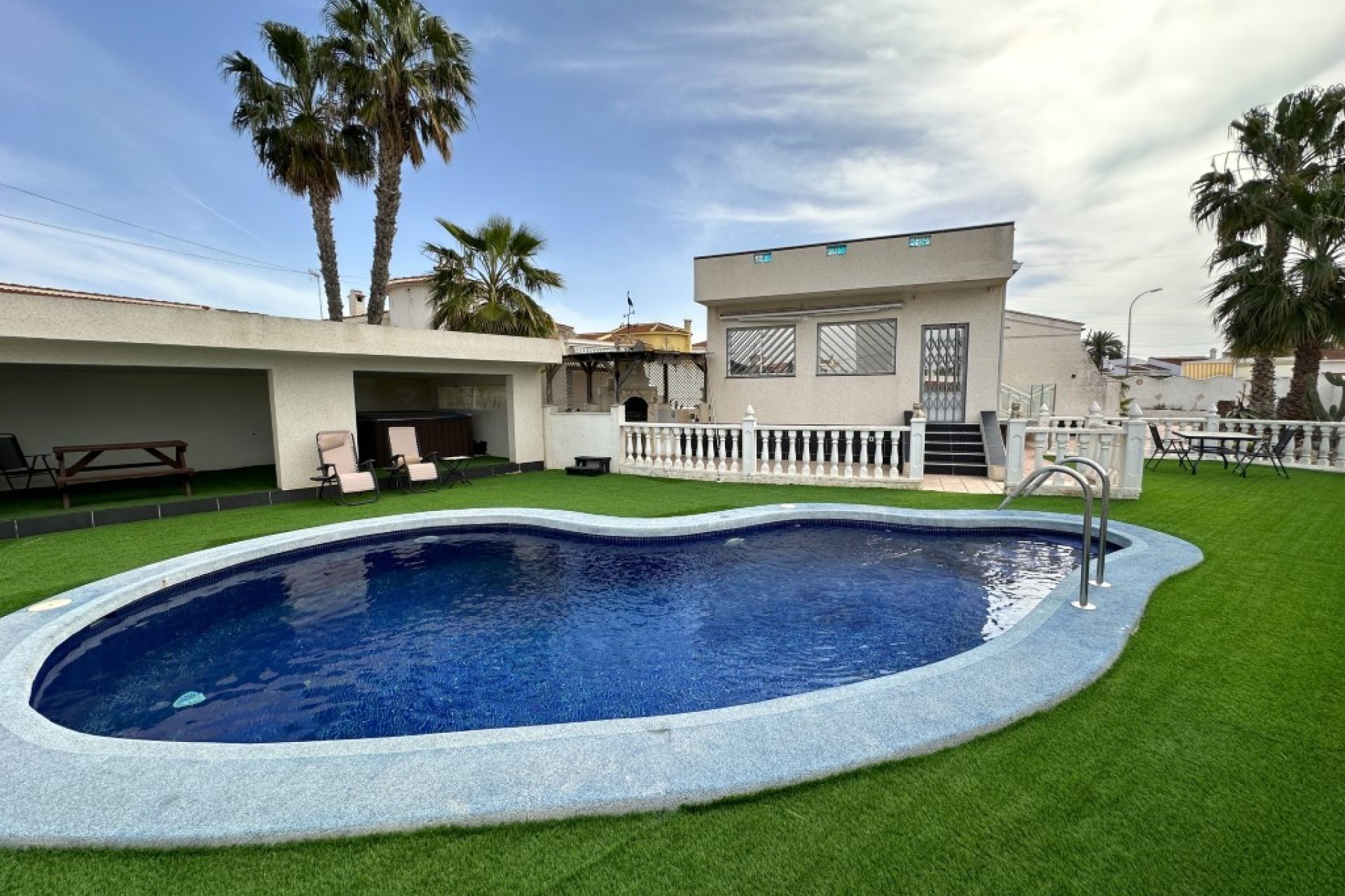 Resale - Villa -
Ciudad Quesada