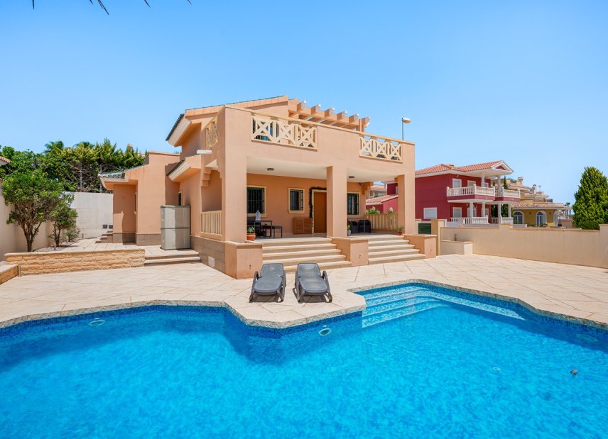 Resale - Villa -
Ciudad Quesada
