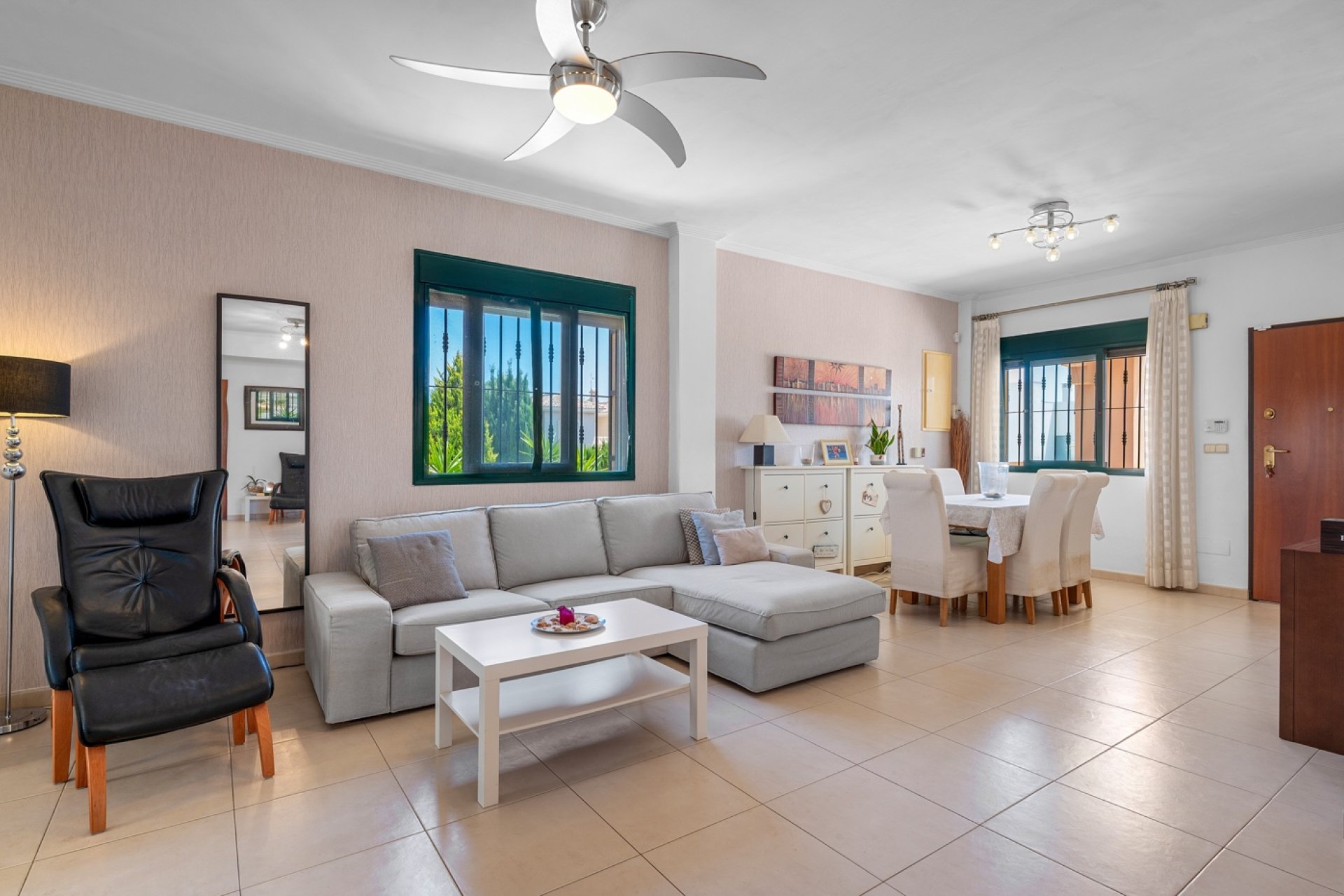 Resale - Villa -
Ciudad Quesada