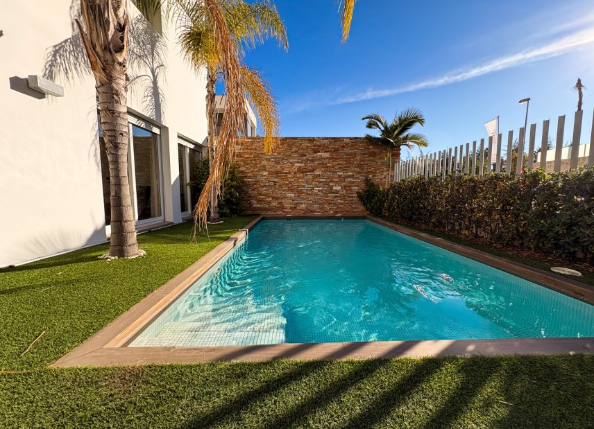 Resale - Villa -
Ciudad Quesada