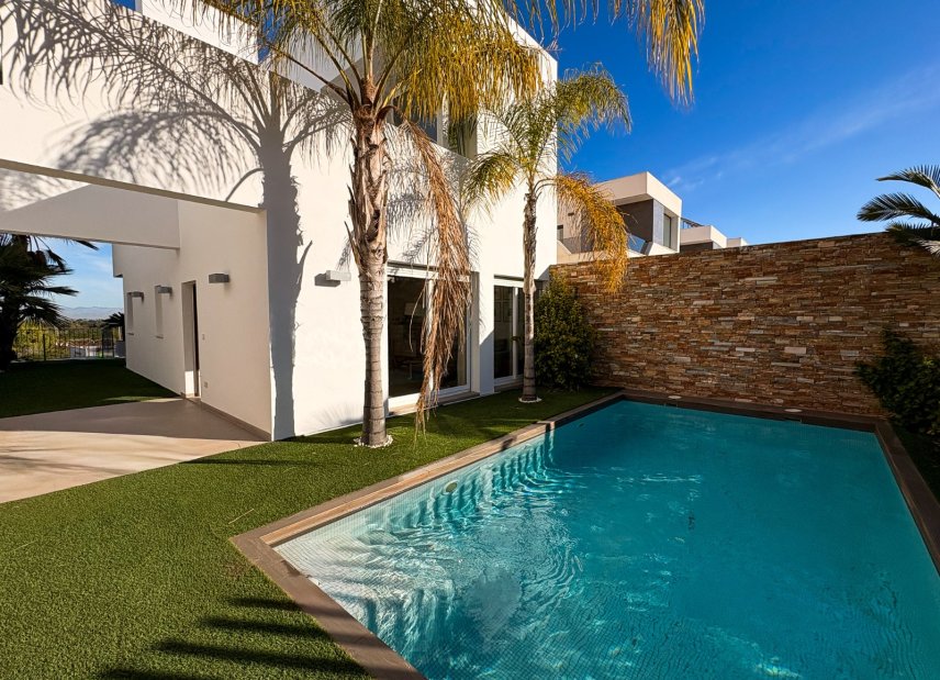 Resale - Villa -
Ciudad Quesada