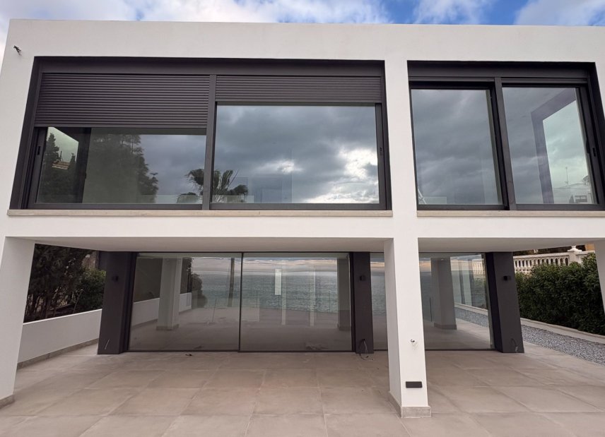 Resale - Villa -
El Campello - Coveta Fuma