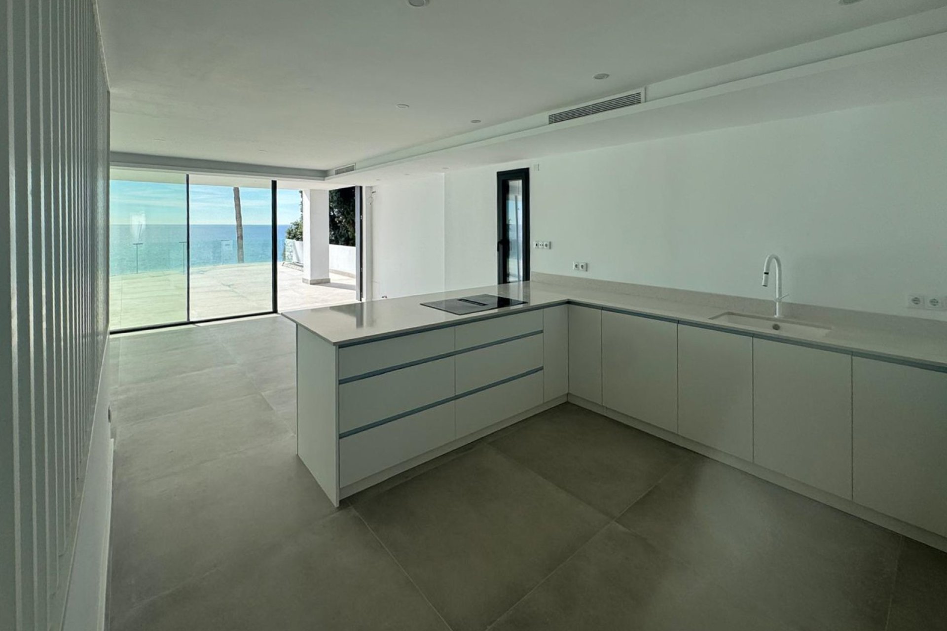 Resale - Villa -
El Campello - Coveta Fuma