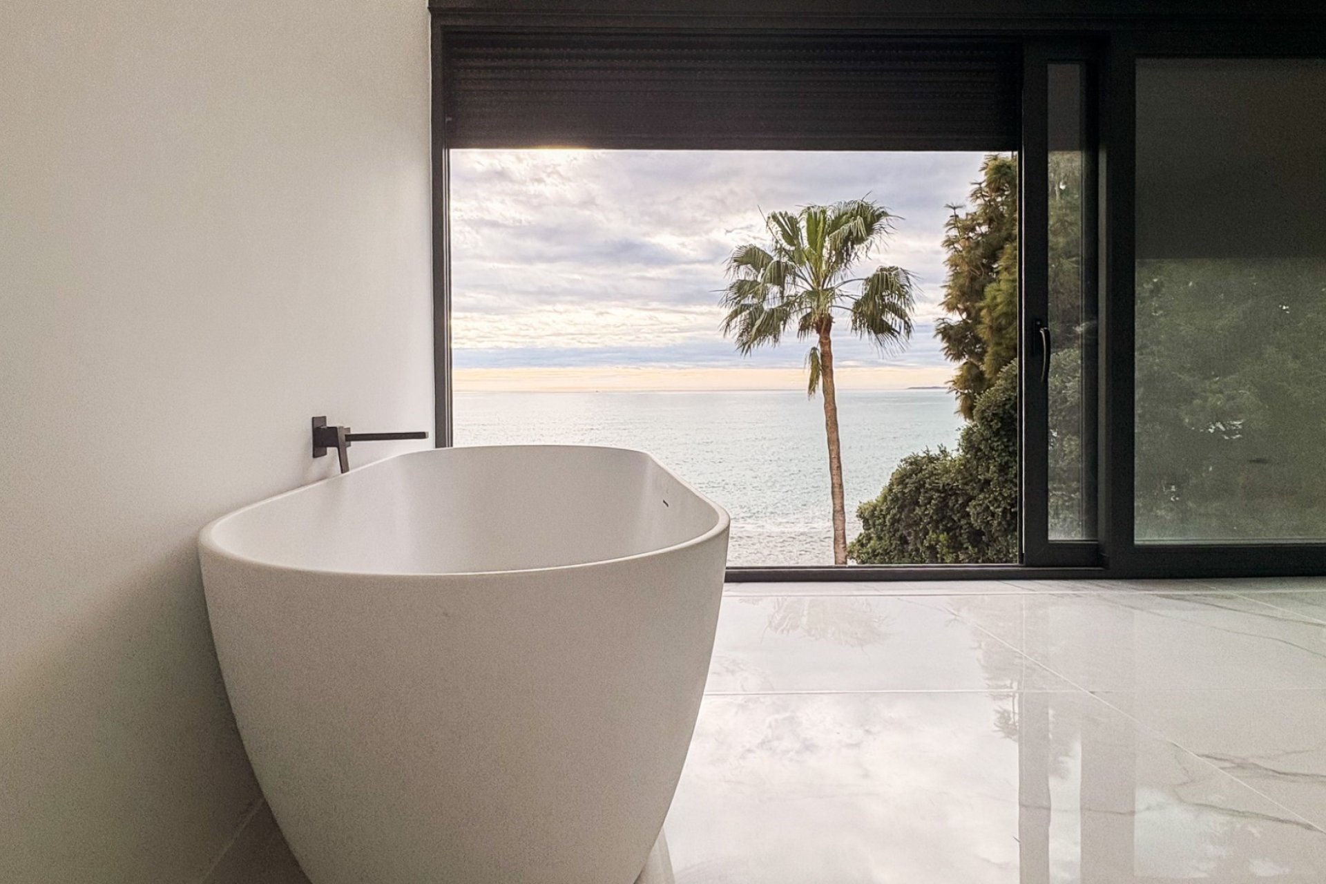 Resale - Villa -
El Campello - Coveta Fuma
