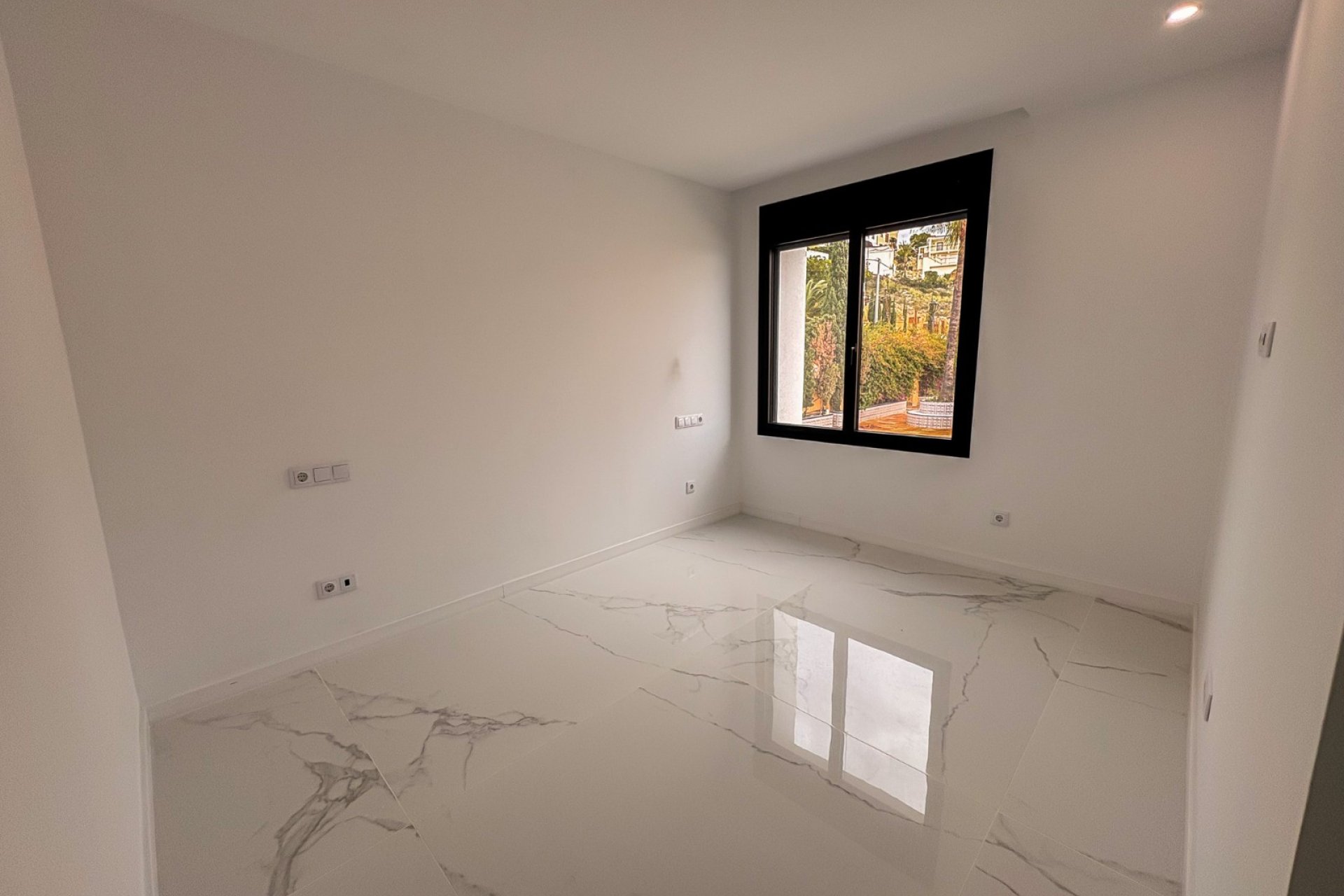 Resale - Villa -
El Campello - Coveta Fuma