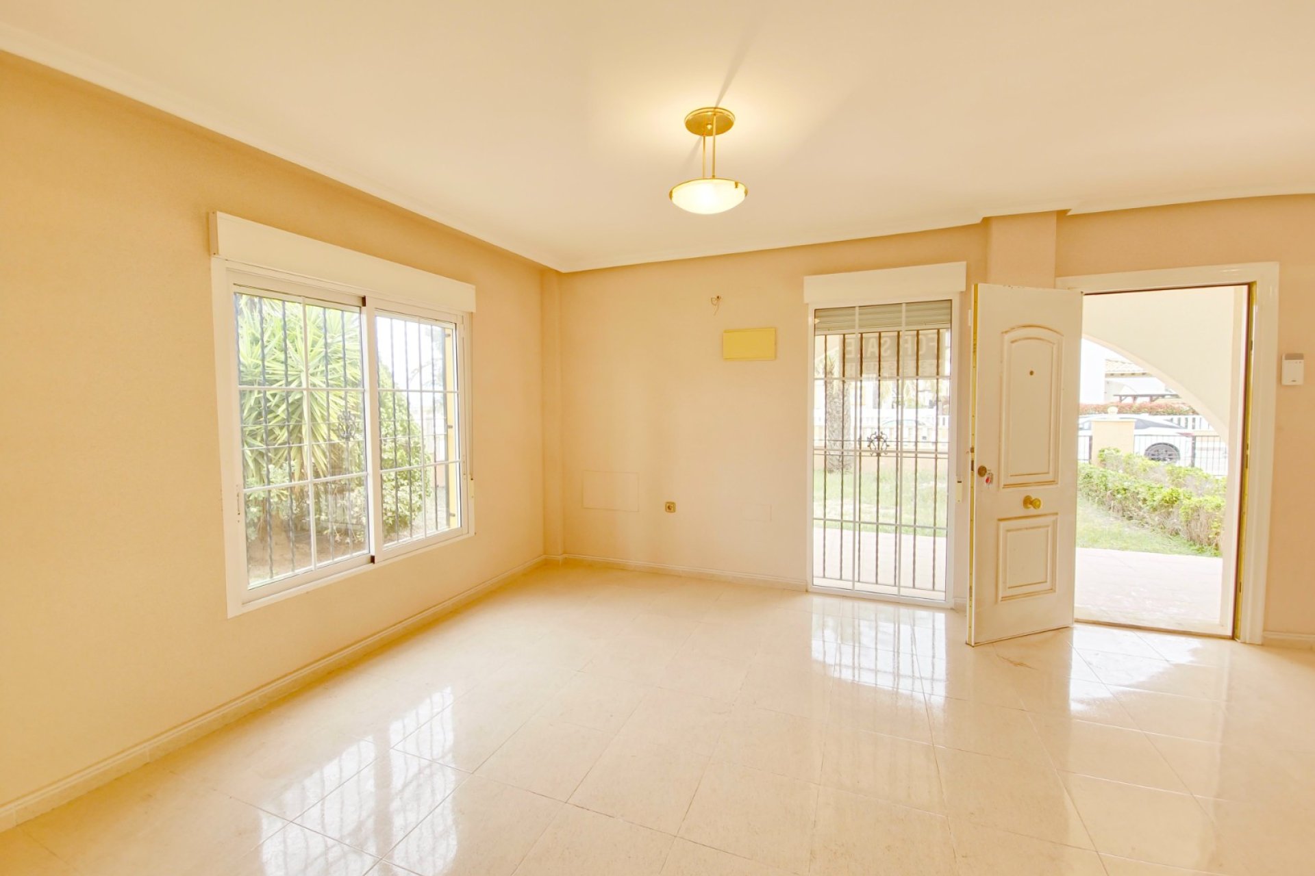 Resale - Villa -
Elche - La Marina