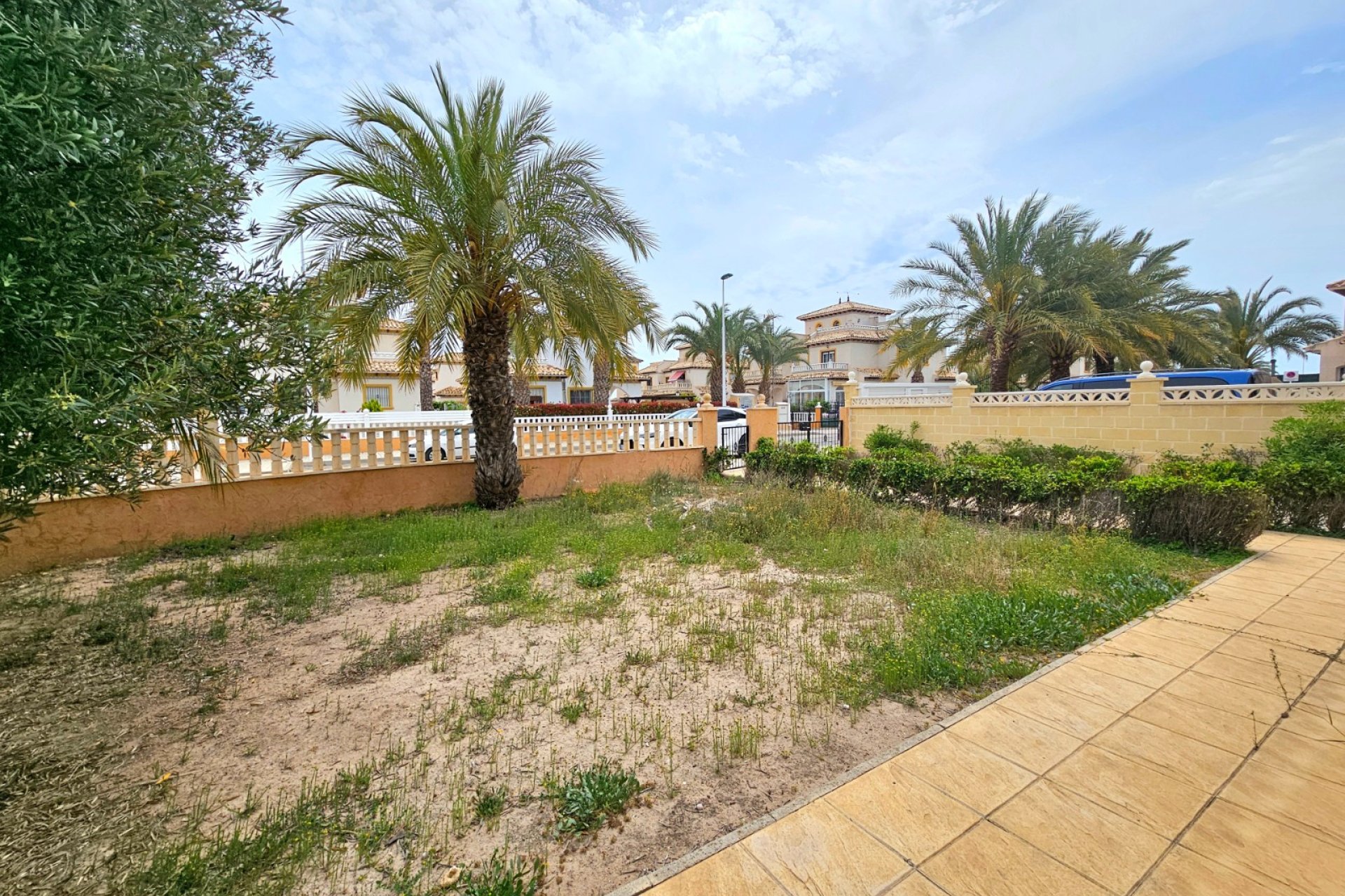Resale - Villa -
Elche - La Marina