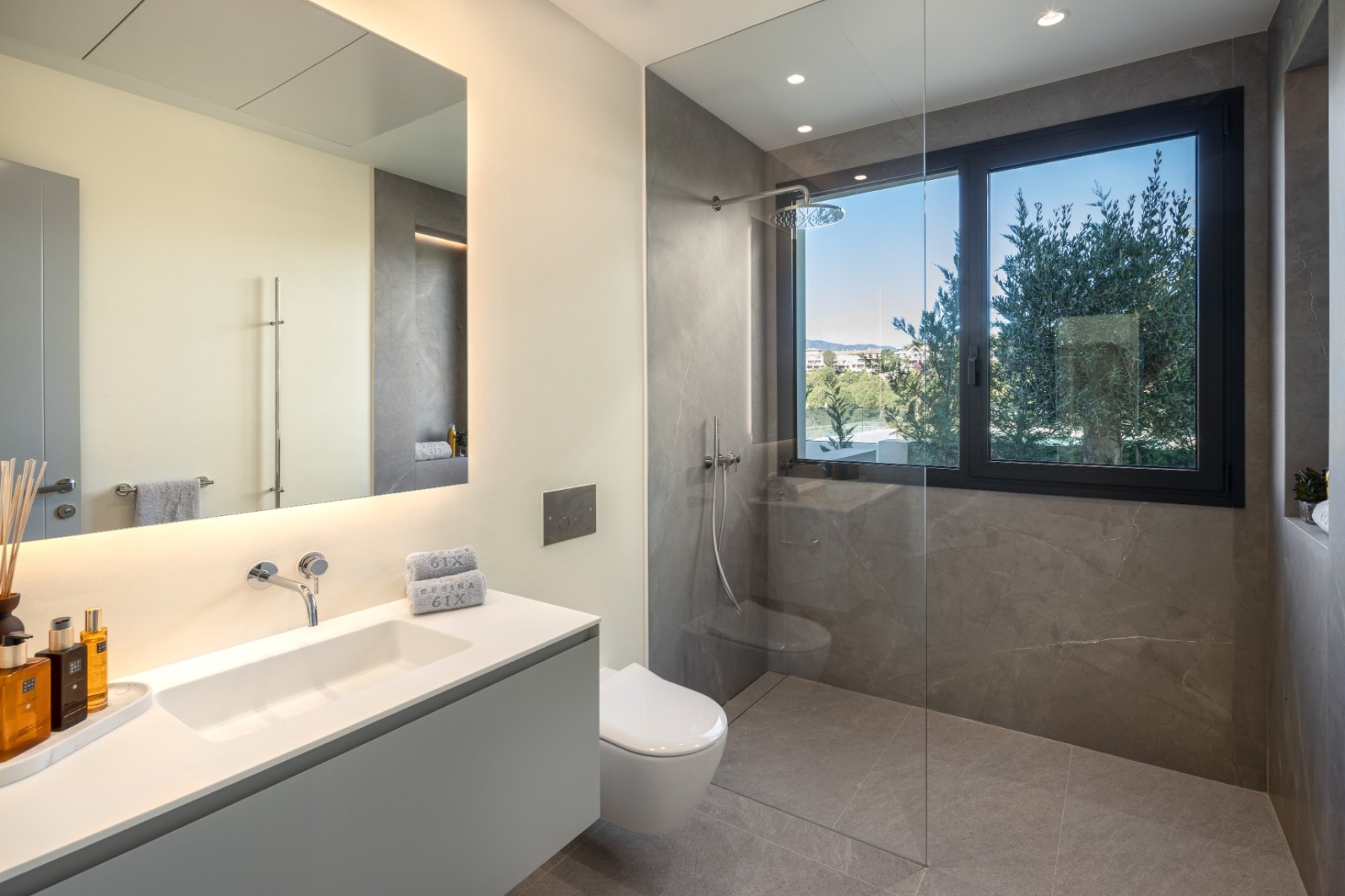 Resale - Villa -
Estepona - Selwo