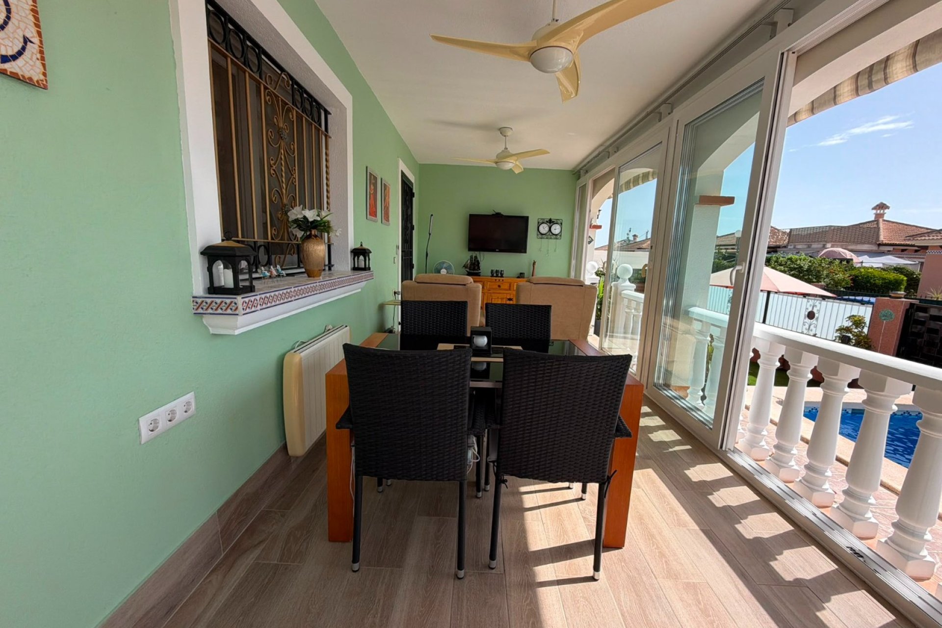 Resale - Villa -
Los Montesinos - La Herrada
