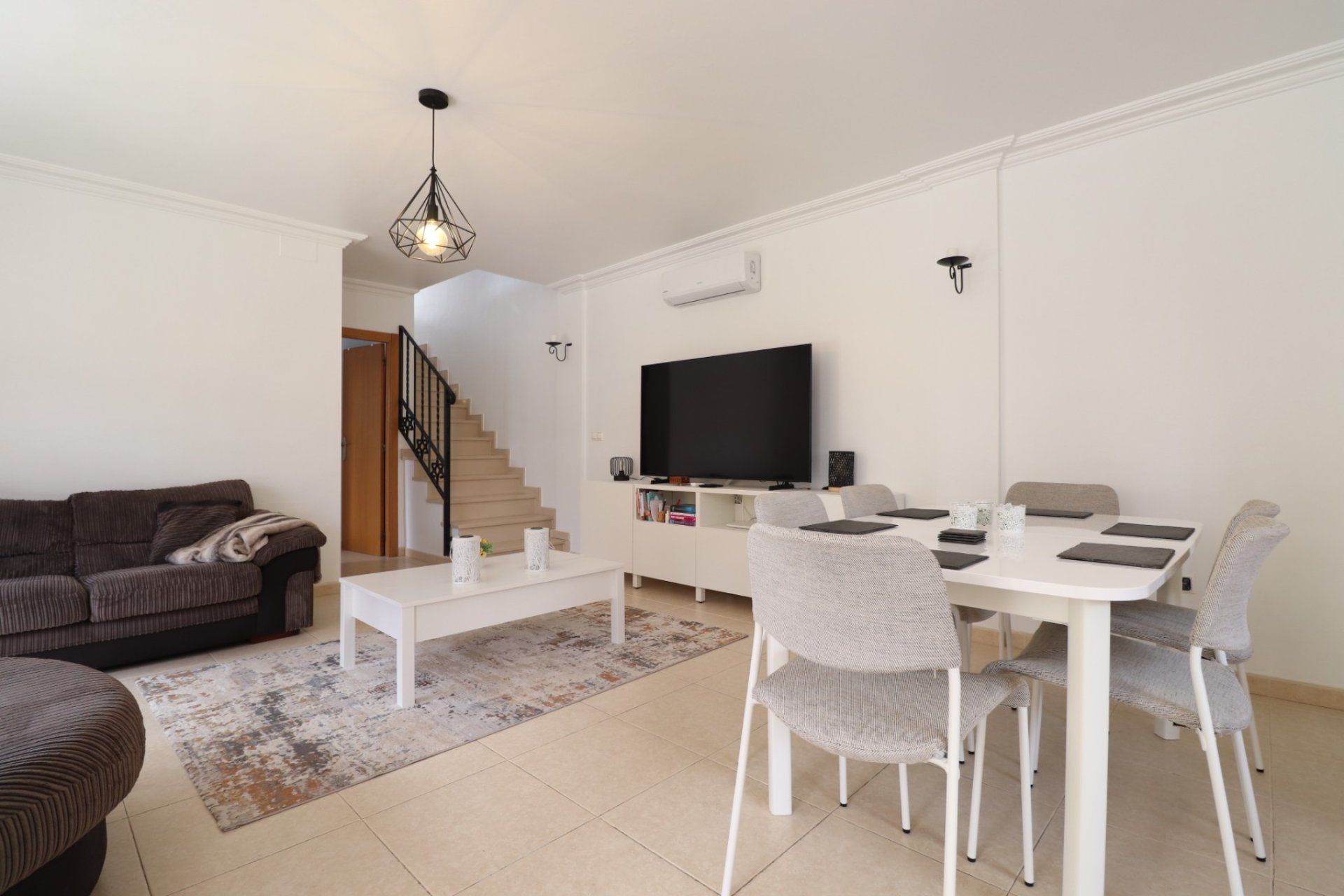 Resale - Villa -
Los Montesinos - La Herrada