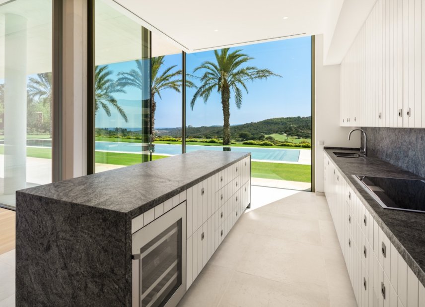 Resale - Villa -
Malaga - Casares