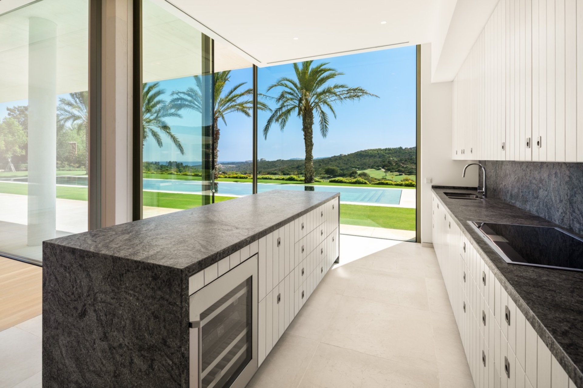 Resale - Villa -
Malaga - Casares