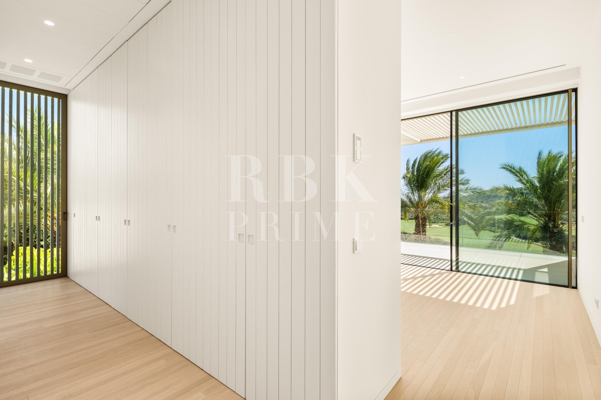 Resale - Villa -
Malaga - Casares