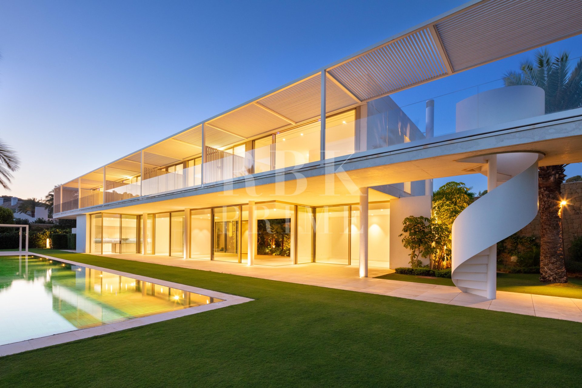Resale - Villa -
Malaga - Casares