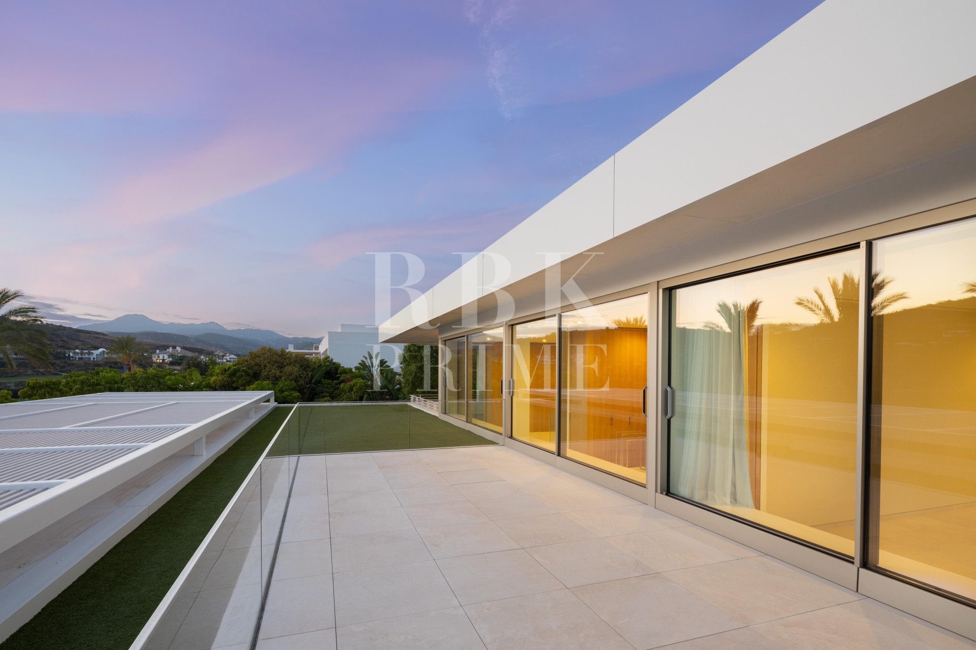 Resale - Villa -
Malaga - Casares