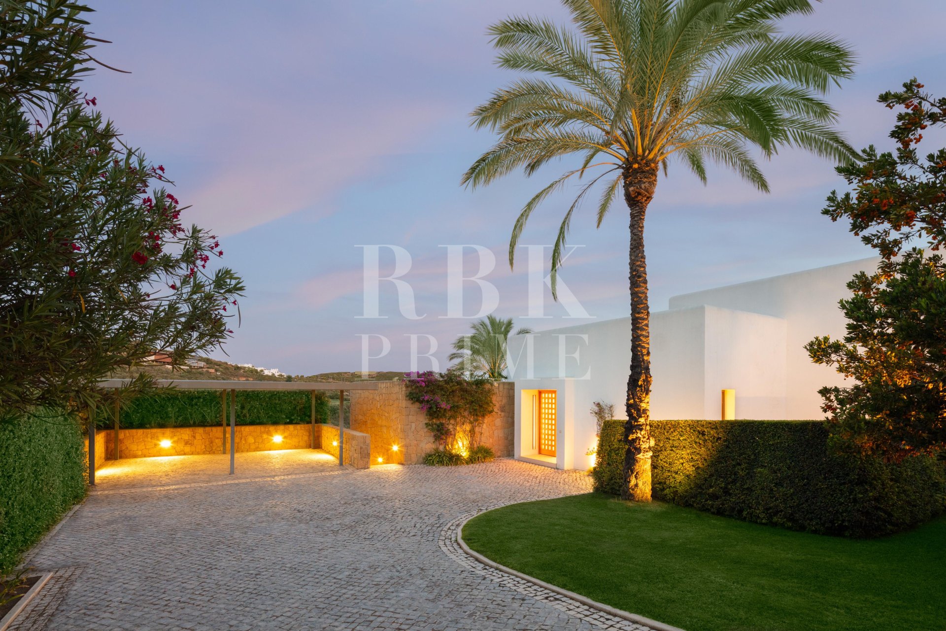 Resale - Villa -
Malaga - Casares