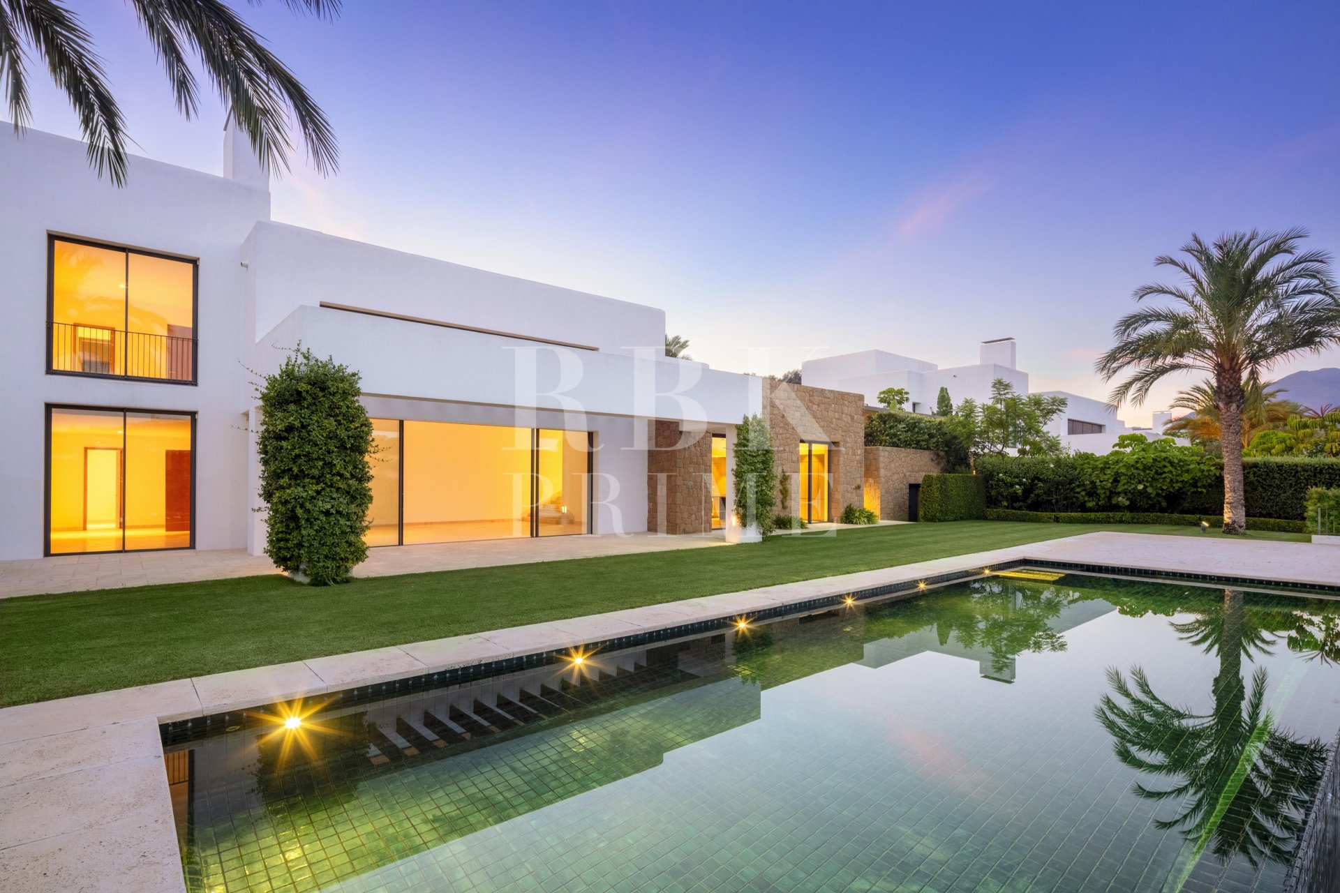 Resale - Villa -
Malaga - Casares