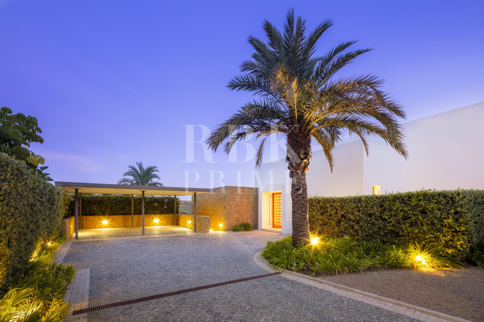 Resale - Villa -
Malaga - Casares