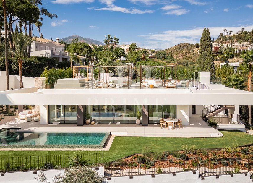 Resale - Villa -
Malaga - Nueva Andalucía