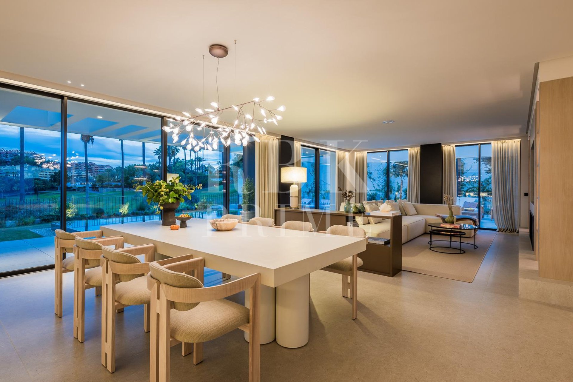 Resale - Villa -
Malaga - Nueva Andalucía
