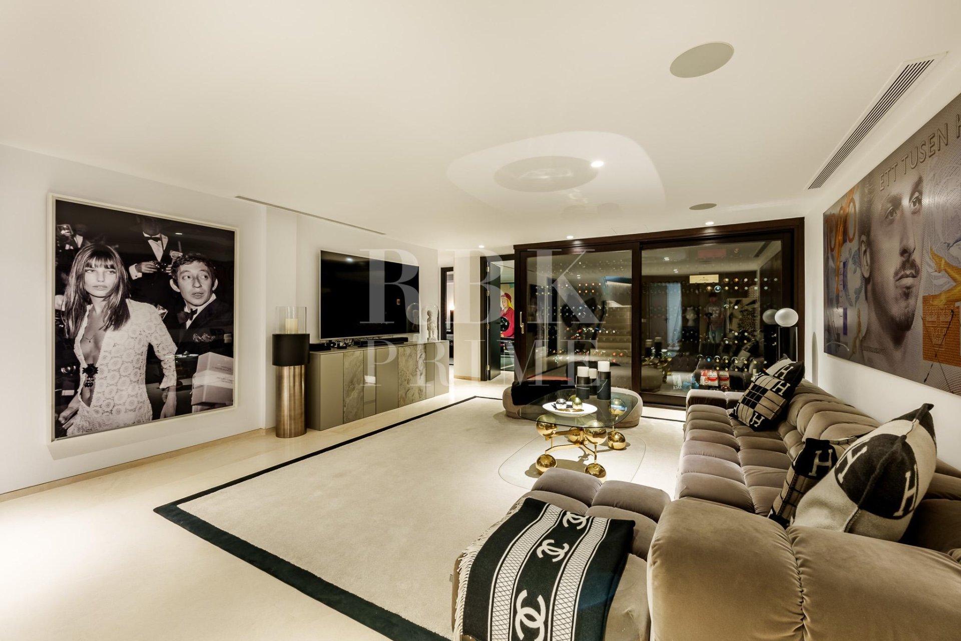 Resale - Villa -
Malaga - Nueva Andalucía