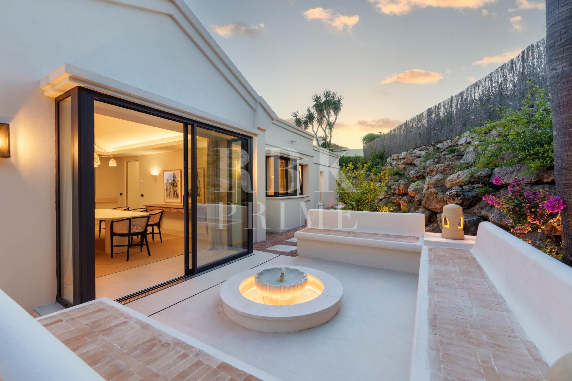 Resale - Villa -
Malaga - Nueva Andalucía