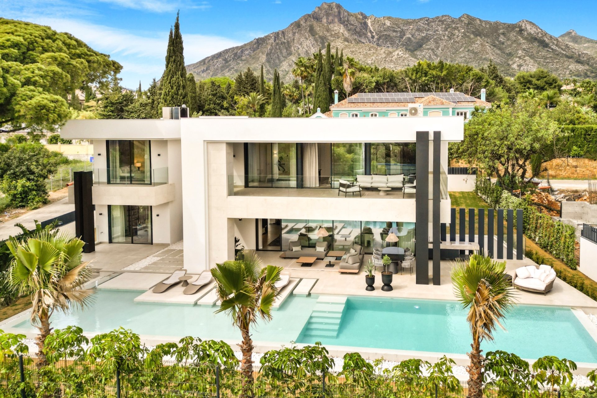 Resale - Villa -
Marbella - Nagueles