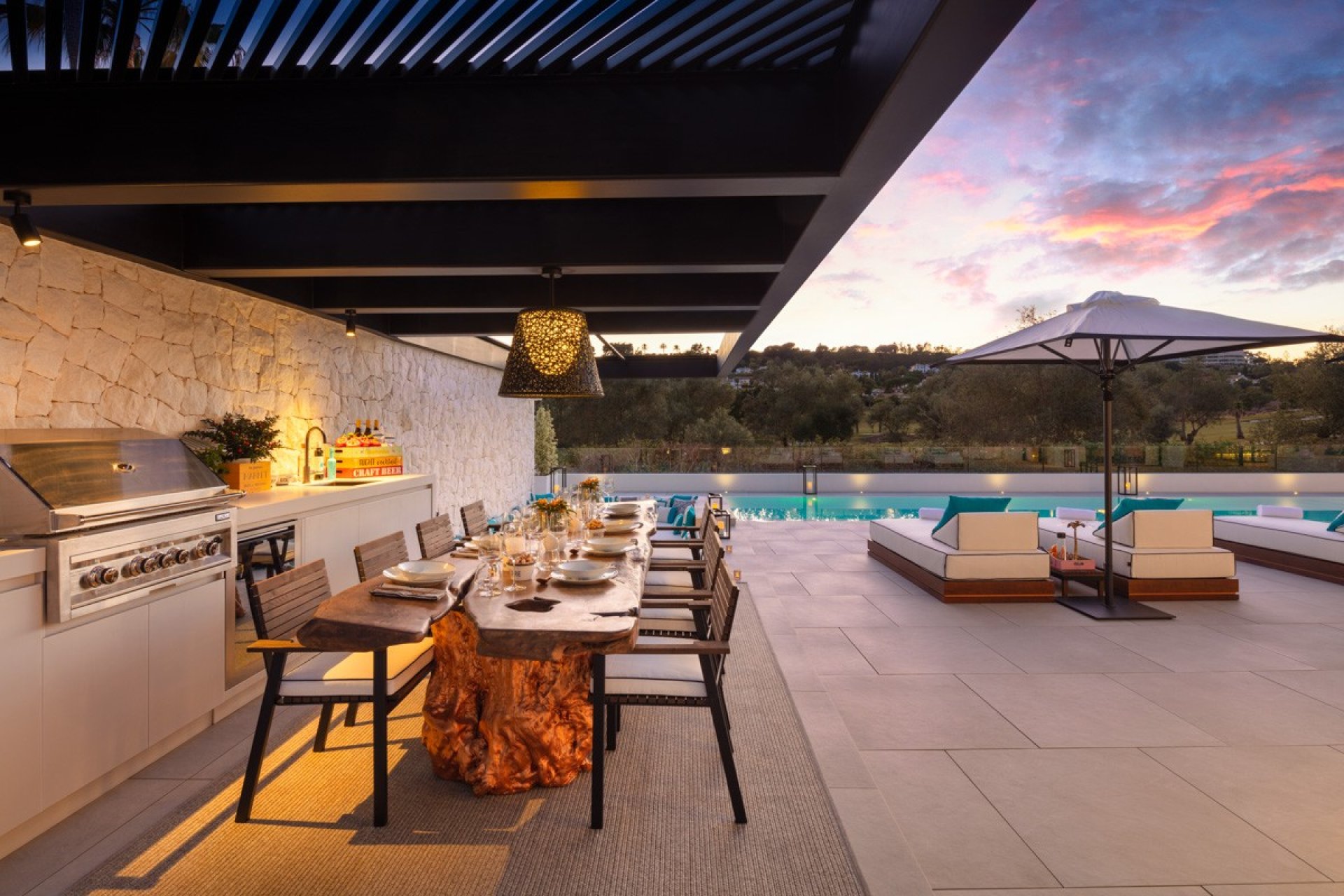 Resale - Villa -
Marbella - Nueva Andalucía