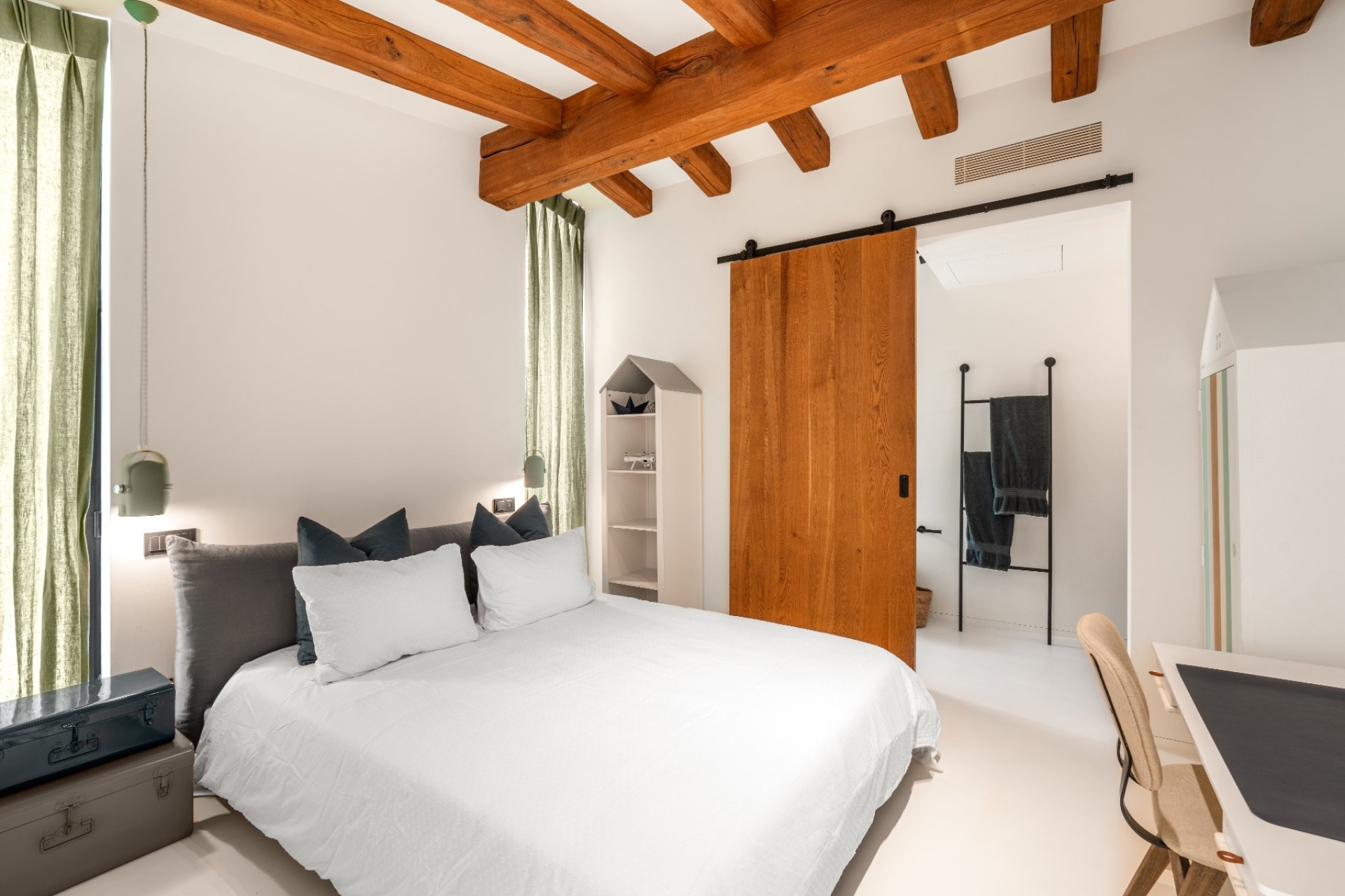 Resale - Villa -
Marbella - Nueva Andalucía
