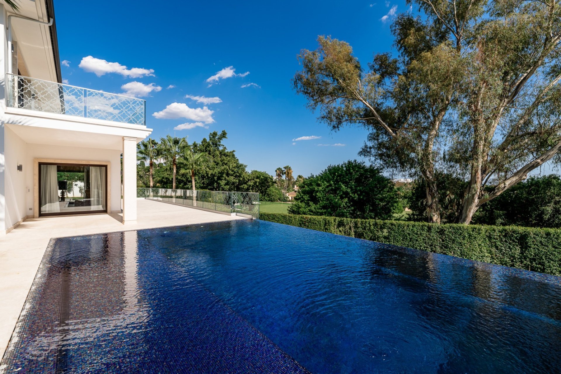 Resale - Villa -
Marbella - Nueva Andalucía