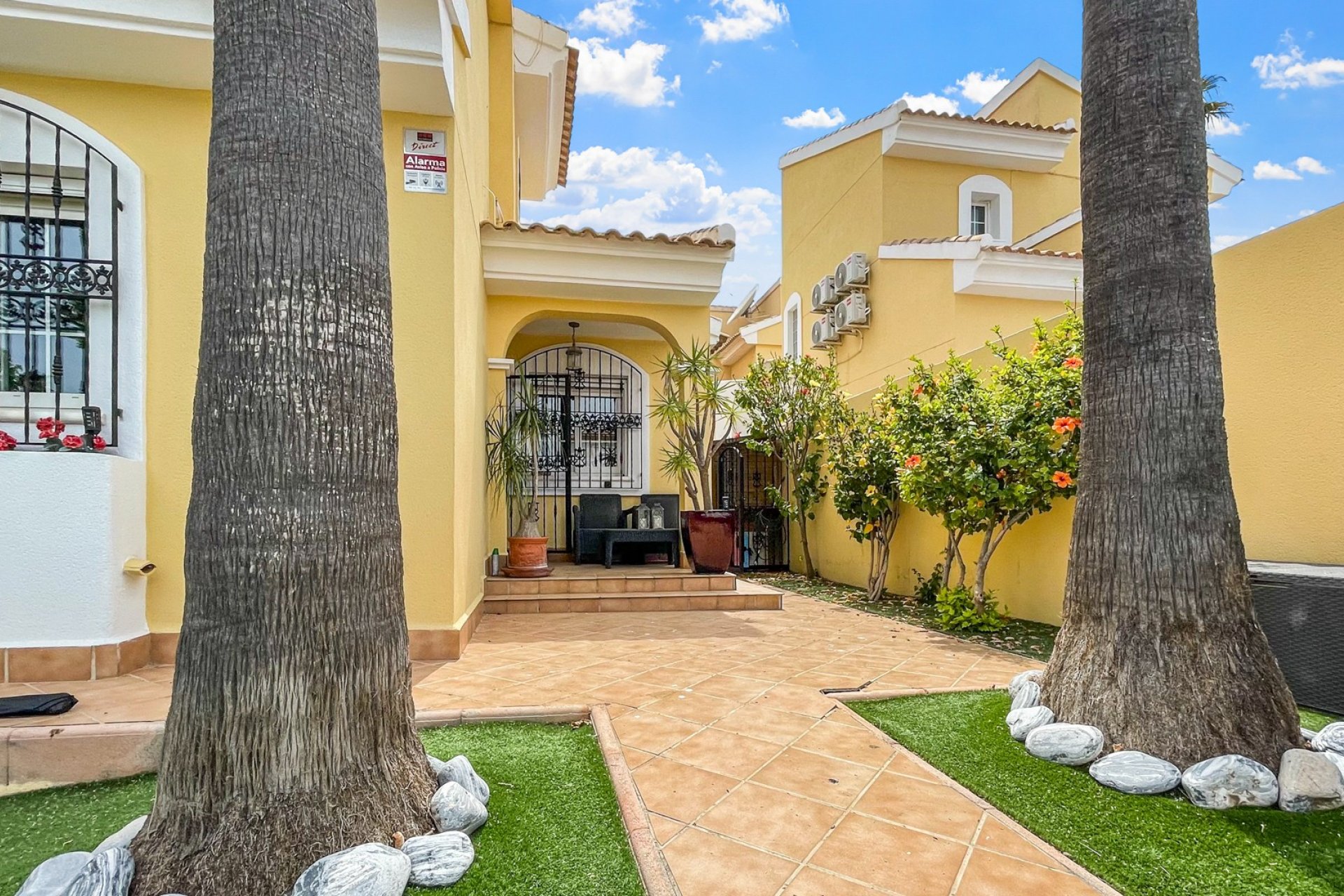 Resale - Villa -
Orihuela Costa - Los Dolses