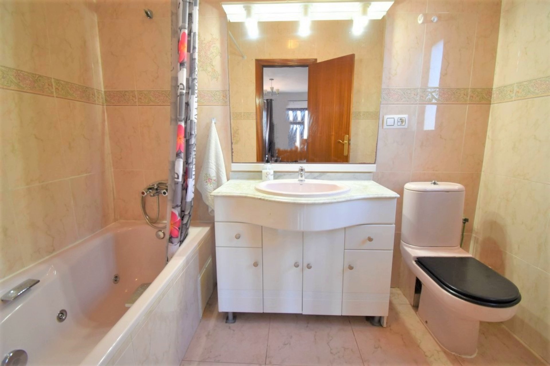 Resale - Villa -
Orihuela Costa - Villamartín
