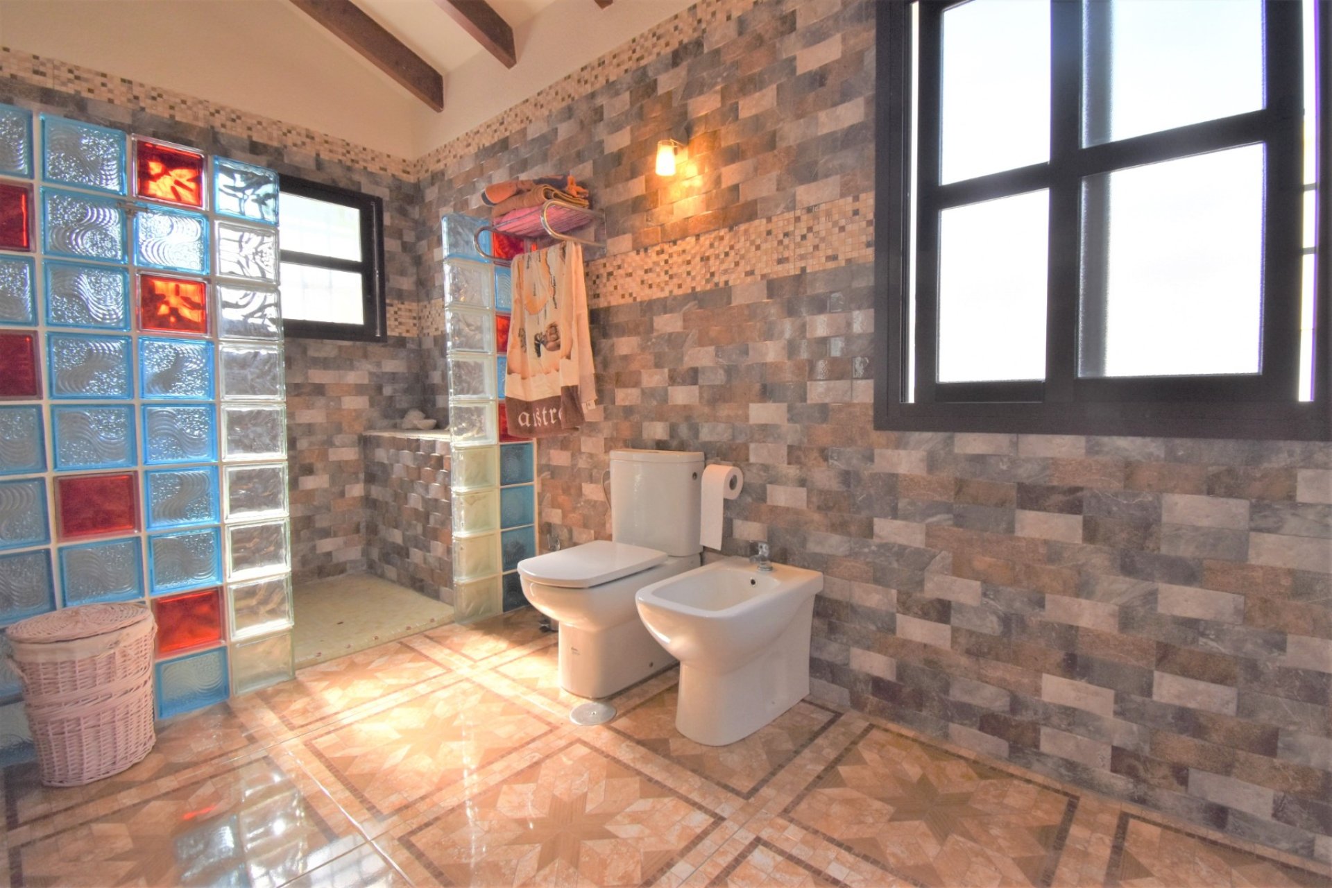 Resale - Villa -
Orihuela Costa - Villamartín
