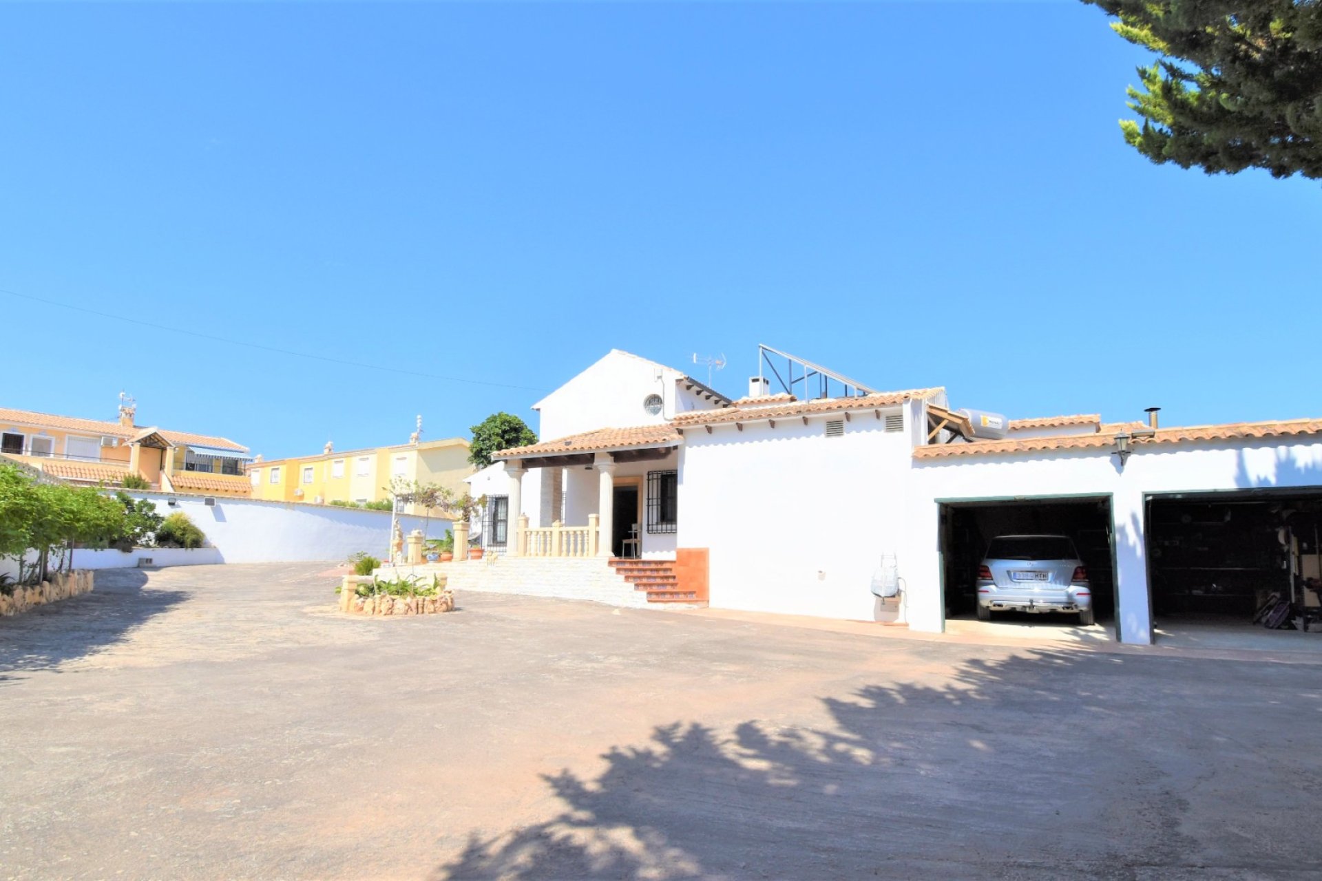 Resale - Villa -
Orihuela Costa - Villamartín
