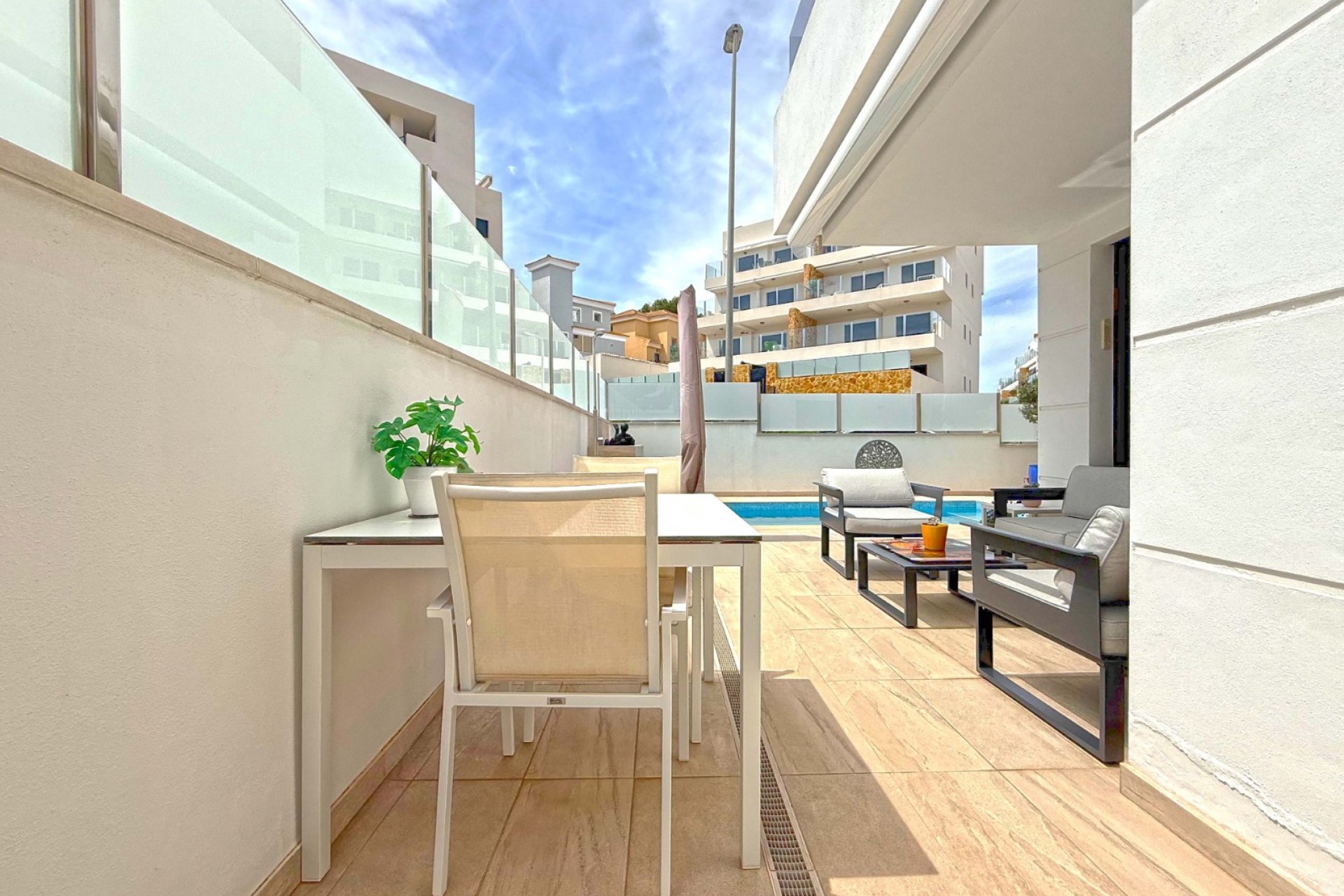Resale - Villa -
Orihuela Costa - Villamartín